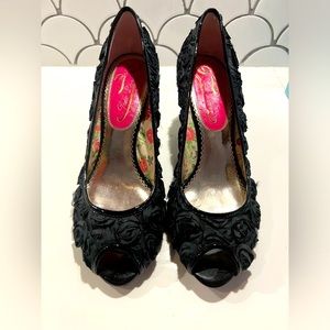 Poetic License Wedding Date shoes Size 9